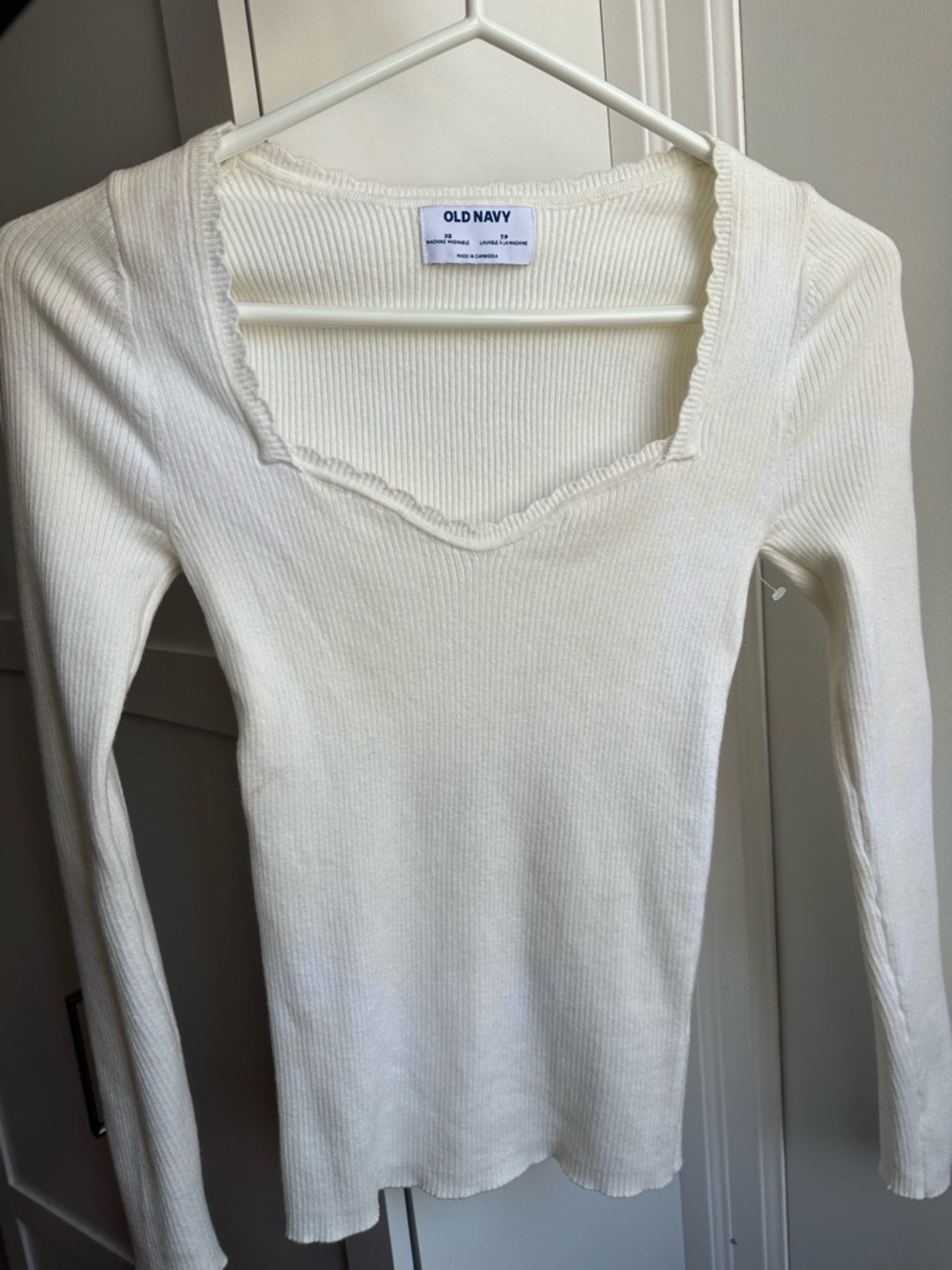 Old Navy Cream Ribbed Long-Sleeve Top with Notch Neck